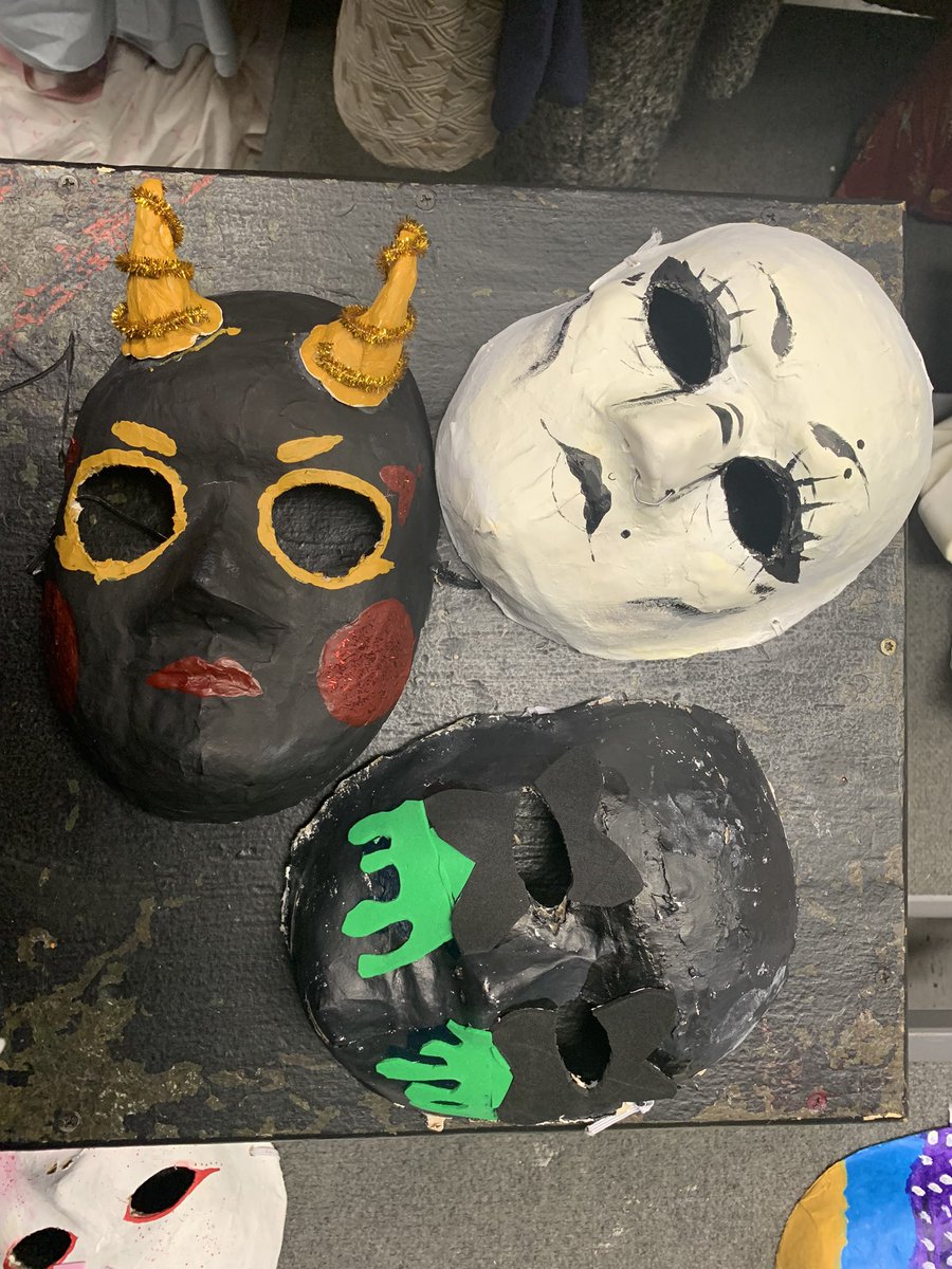 MsKristinBailey's tweet photo. 8th grade Theatre finished their semester by making masks and creating character monologues or pantomime stories to go with them. Very creative!🎭 https://t.co/3eBTWArgy9