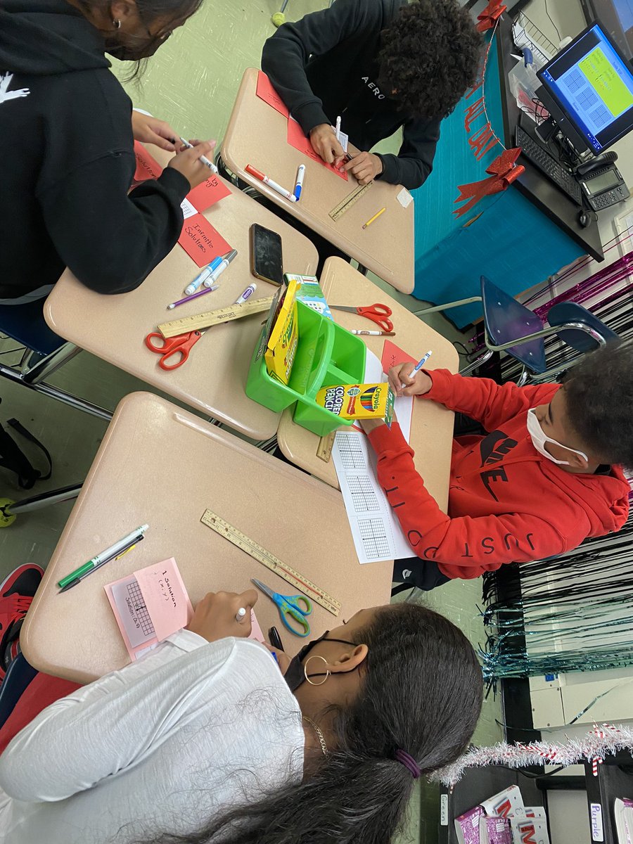 ms_pellicciotti's tweet photo. Some foldable fun for algebra 1!!! Solving systems of equations foldable👏🏼 #systemsofequations #iteachmath #algebra1 #foldables #hfms #mathteaher #pembertonproud https://t.co/BF92b9OFaA