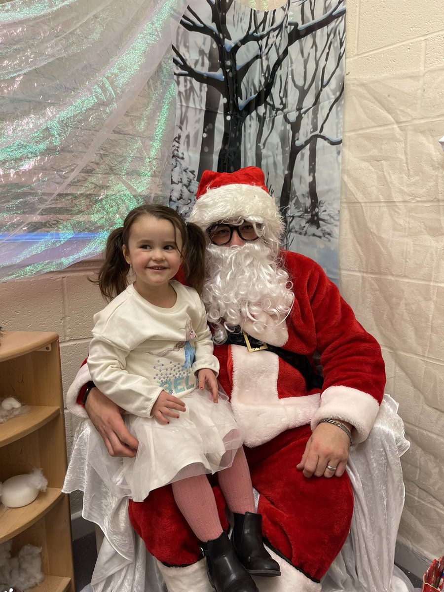 Good afternoon everyone 👋🏼

What a fabulous time we have had at our Christmas party at Stainforth Family Hub! Thank you to everyone who came!

We were paid a very special visit by someone too! 

Let’s take a look at all the photos with Santa 🎅🏼 Merry Christmas & A Happy New Year!