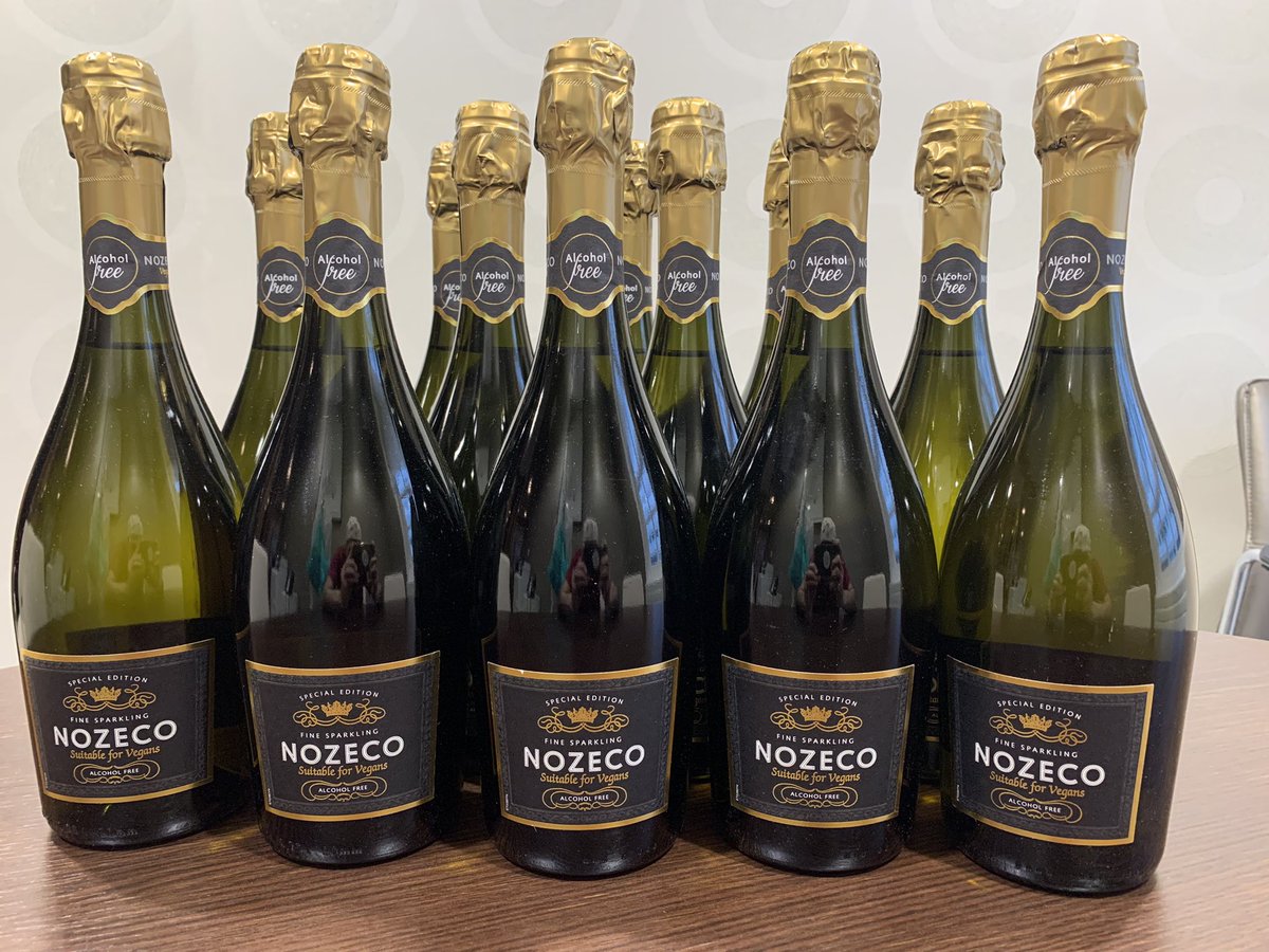 FarjoHair's tweet photo. Trendy to drink #nozeco sparkling #alcoholfree wine apparently ππ»π
Thank you to our patient from last week for this lovely thoughtful #christmasgift to our staff!
Now they can drink on the jobβ¦.
Merry Christmas everyone π
#giftideas #fizz #hairtransplant #suitableforvegans https://t.co/0vCEhEEnQL