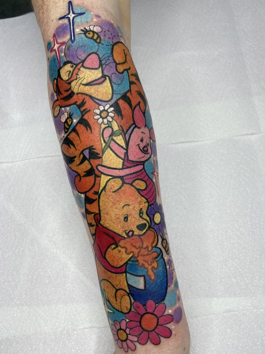 Pixiedustmagic2's tweet photo. Realised i forgot to post my latest addition!! Taking a little break now,2 big pieces in 7mths is enough i think 😂 #DisneyTattoo #WinnieThePooh https://t.co/O8sEH4qPLW