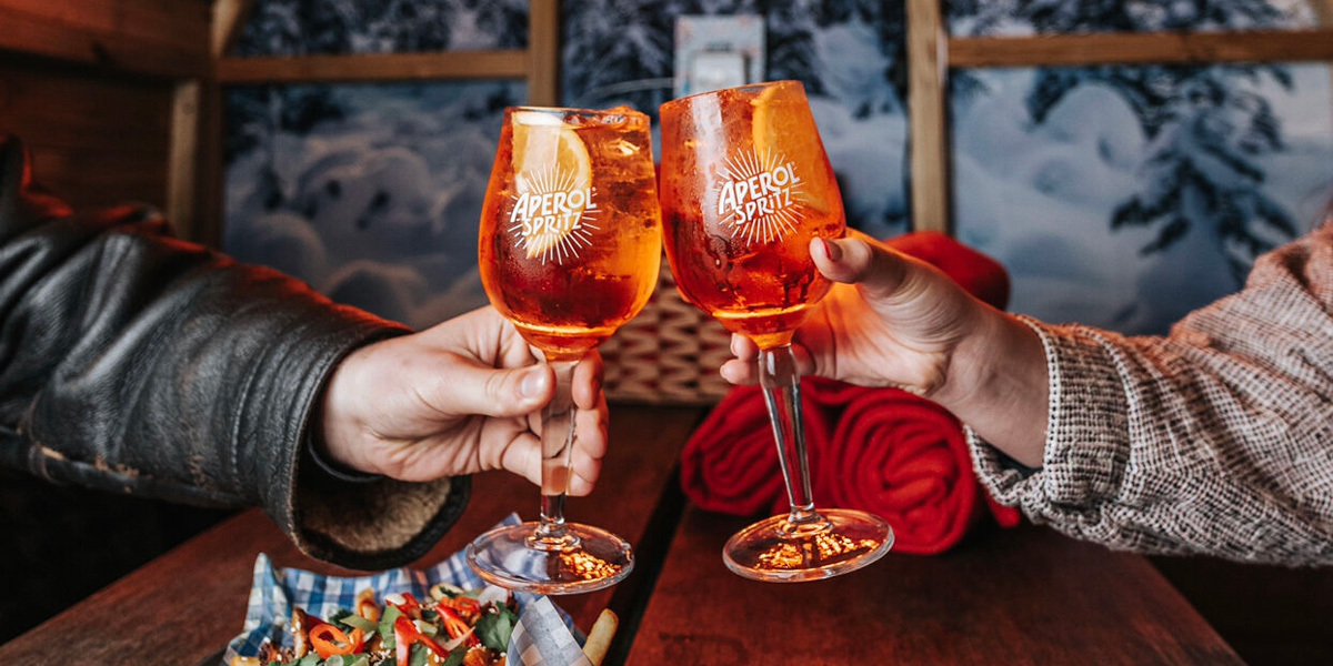 mcrconfidential's tweet photo. ❗️ WIN❗An Aperol Ski Lodge session for 6 courtesy of @TheOastHouseMcr with £100 to spend in style ⛷🎿🍷
It’s day 22 of the Confidentials Advent Calendar 2021 🗓 #win #competition #giveaway #confidentials
https://t.co/pgd4WGovcn
⭐ 🎄🎁 ⭐ 🎄🎁 ⭐ 🎄🎁 ⭐ https://t.co/mTWwvsscTT