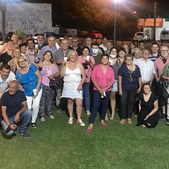 VosLujan's tweet photo. Cierre Anual y Brindis de Fin de Año
@Somos_Lujan y @PartidoSocialistaLujan se reunieron con sus referentes de las Localidades y  Barrios, para evaluación lo desarrollado en el año Electoral y Brindar por todo lo realizado. Seguimos nuestro camino reafirmando nuestro compromiso https://t.co/QooVRX8HNa