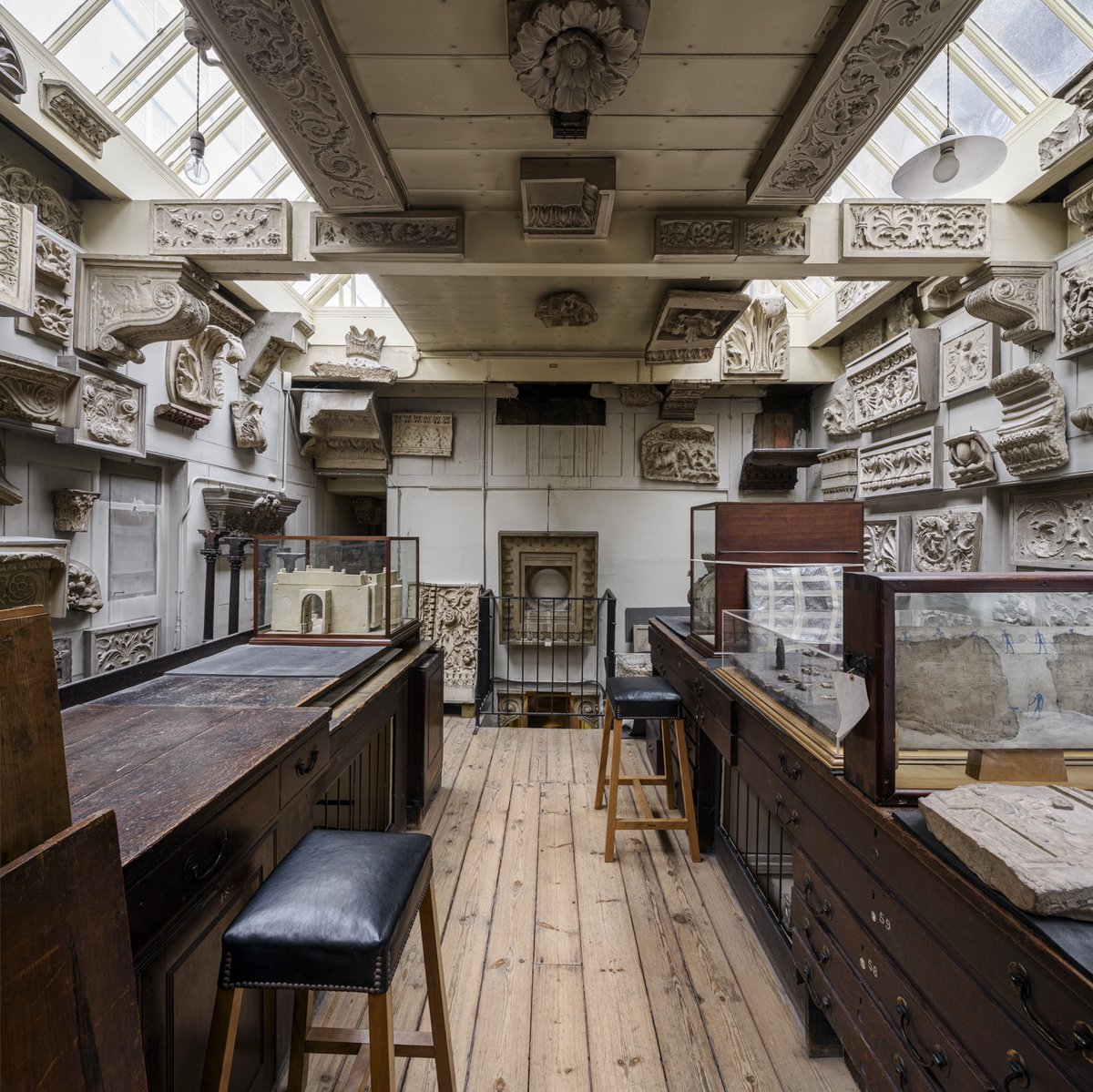 SoaneMuseum's tweet photo. Brilliant news – work has now begun on restoring Soane’s Drawing Office! ✏️ The oldest surviving architectural drawing office of its kind, completion, early in 2023, will allow visitors to explore the space for the first time.

We’ll bring you further updates in the new year. 🎉 https://t.co/7mfjPynzhV
