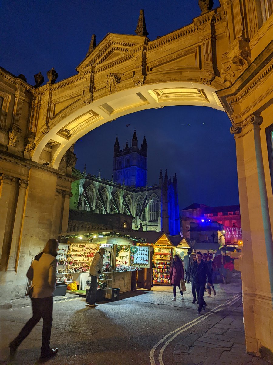 VickyFlipFlop's tweet photo. Christmas is a MAGICAL time to be in #Bath – with hot chocolates, hearty stews, festive buskers AND Christmas markets.
Also, all the stalls took the latest digital payment technologies – making it easy to do all that last minute Christmas shopping!
@FISGlobal #GenerationPay #Ad https://t.co/2LbXWwb4LD