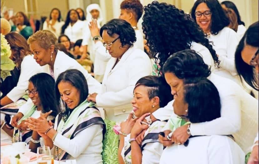 KimberlySReed's tweet photo. Two years ago on this wondrous day at 11:27:32 am, we became members of the first and the most illustrious Sorority in the world, @akasorority1908
Happy AKAversary the PEARLfect S.T.O.R.M.! An unbreakable bond 💕💚
#AnAKA 💕💚🎶
#FA19
#AKA1908
#PHinallyMade
#EktrAEKtrA https://t.co/PYUBxK3q98