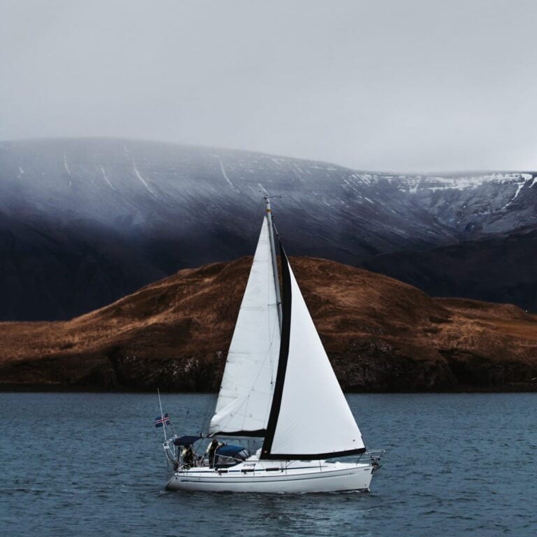 La experiencia Erasmus es súper intensa, y si no que se lo pregunten a l@s alumn@s que se animaron este año a hacer sus prácticas en el extranjero.

Como les ha pasado a Paula Bonaval, de Animaciones 3D a distancia y @ramoshot de Iluminación a distancia.

📸 Alejandro en Islandia