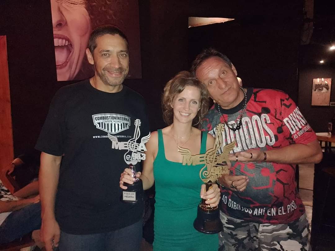 El MEGA DE ORO fue para ella, una artista increíble que labura y labura y hace todo bien.... VANDA, la adoptamos y no la dejaremos FELICITACIONES!!!
<a href="/MegaSantaFe/">Mega 98.3 Santa Fe .</a> @AlejandroRingo