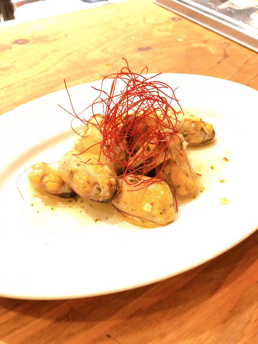 料理がとても美味しい
と言われるのは
ホールスタッフよりもキッチンスタッフの方が嬉しいので
キッチンスタッフにも伝えてあげてください✨