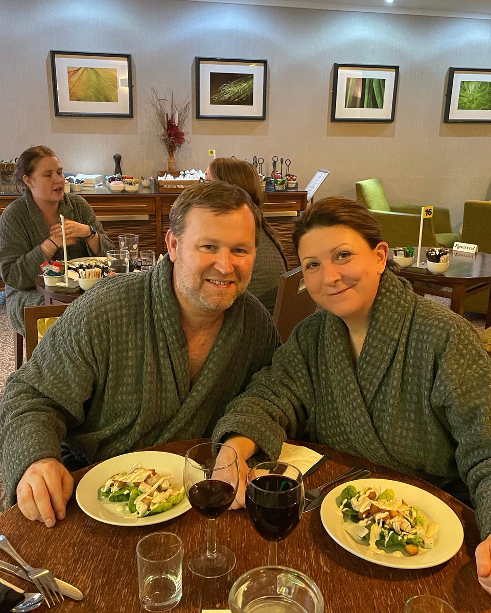 lisastanleysing's tweet photo. Thanks to everyone at Q Hotels Golf & Spa Resort, Telford for a wonderful pamper day! #Qhotel #spadayneeded #relaxed #lisastanleymusic https://t.co/VuyXn0hcKB