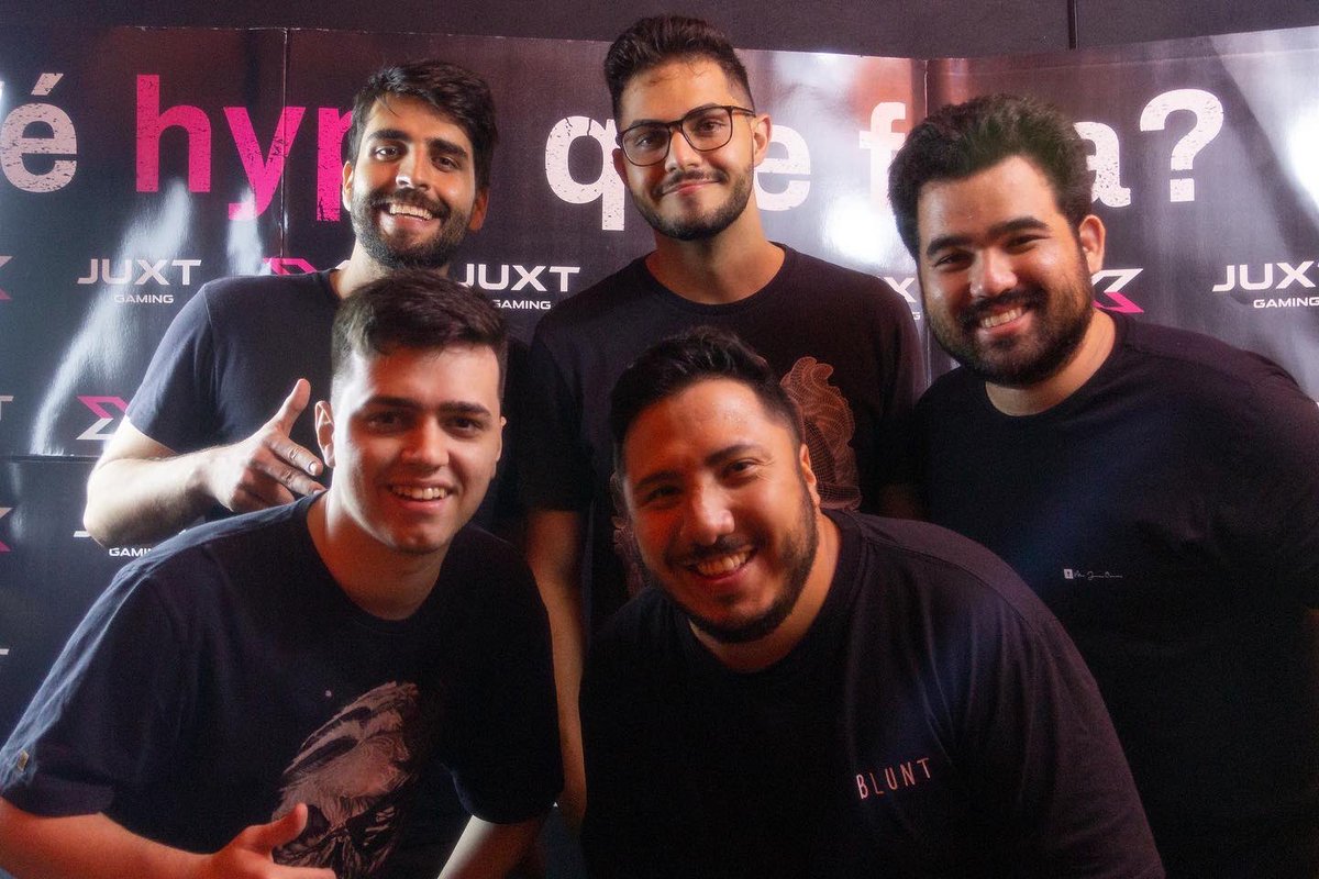juxtgg's tweet photo. E só restam os registros desse dia INESQUECÍVEL!!!🙌🏼🥂🎉
Não temos palavras para agradecer a presença de todos! ❤️
Já correu no link pra pegar a sua foto na #JuxtParty? 🤩🔥 https://t.co/kcfXtczU17