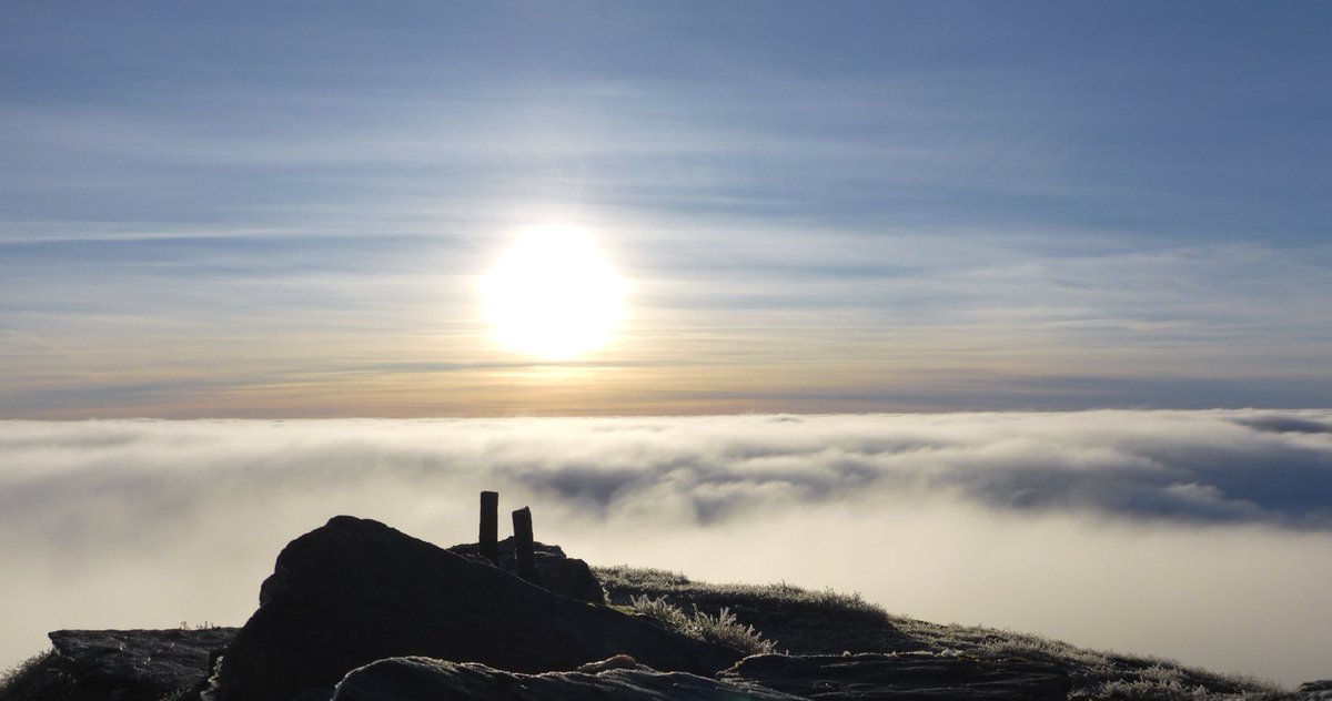 Stunning cloud inversion on Beinn Bhuidhe, yesterday! Just the final 20-30 metres of the summit was beautifully clear, on a bright carpet of wispy clouds! #Scotland #HIGHLANDS #munros #mountains #cloudinversion