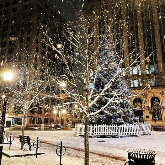 PortlandOldport's tweet photo. ...only 3 more days! 🎄
📸 IG: thisplaceinmaine
#portlandoldport #portlandme #portlandmaine #visitportland #visitportlandmaine #portlandtree #oldport #oldportportland #portlanddowntown #downtownportland #monumentsquare #monumentsquareportland https://t.co/8mezoGtLlH