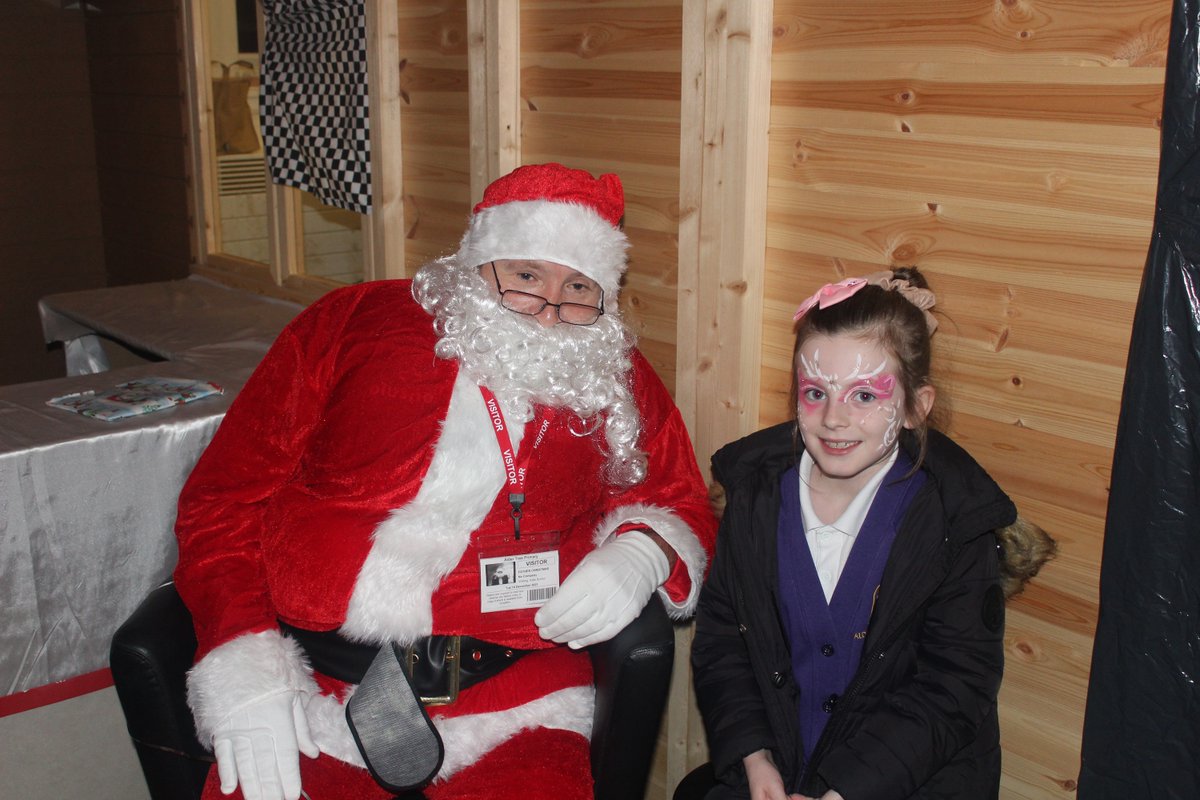 AlderTreeLeeds's tweet photo. Santa Claus came to visit Alder Tree Primary's Christmas fair and the children absolutely loved meeting him! https://t.co/MdzHBlHBlv
