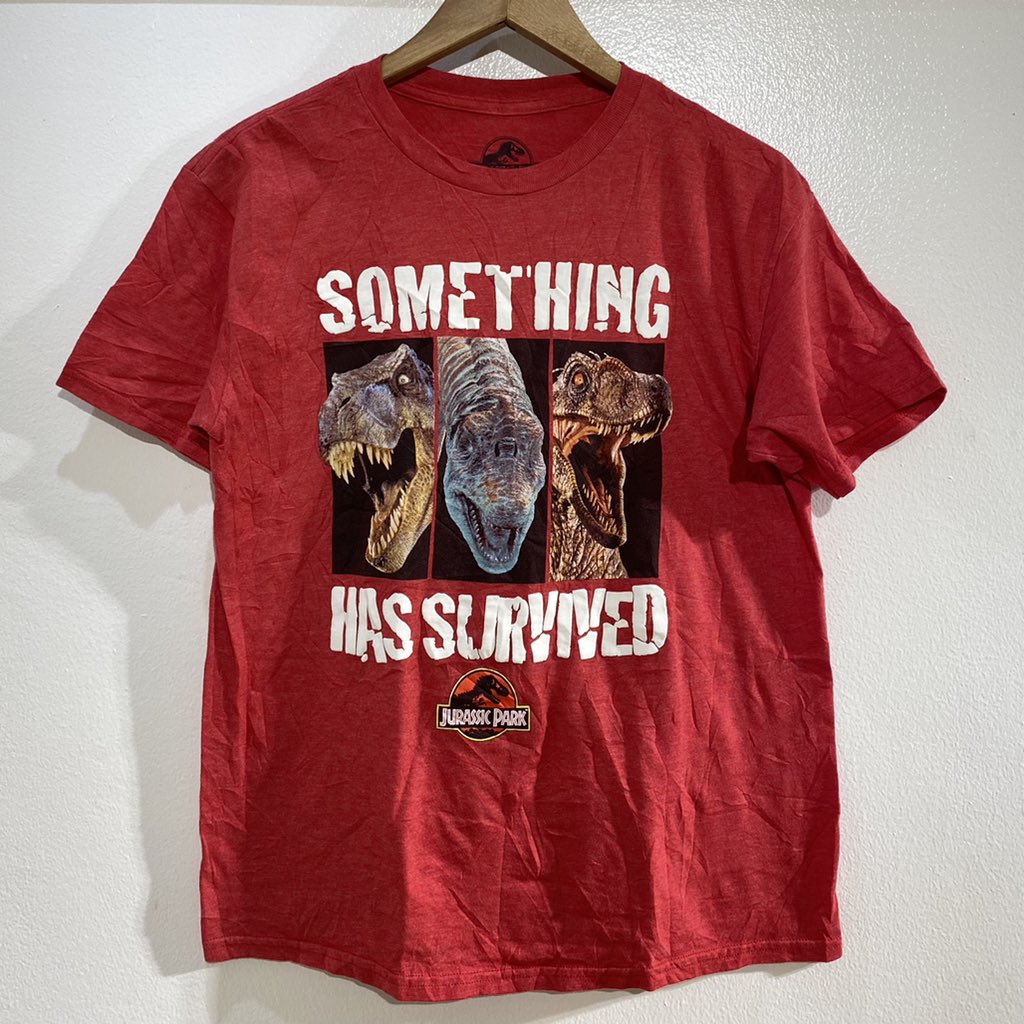 Shaddathrifting's tweet photo. JURASSIC PARK SOMETHING HAS SURVIVED ☄️

Size: XL, fits L and M

Excellent condition 💫

Price: 7500 SDG ( Free delivery) 🚀
#jurassicpark #jurassicparkshirt https://t.co/Ia7NdIWiJB