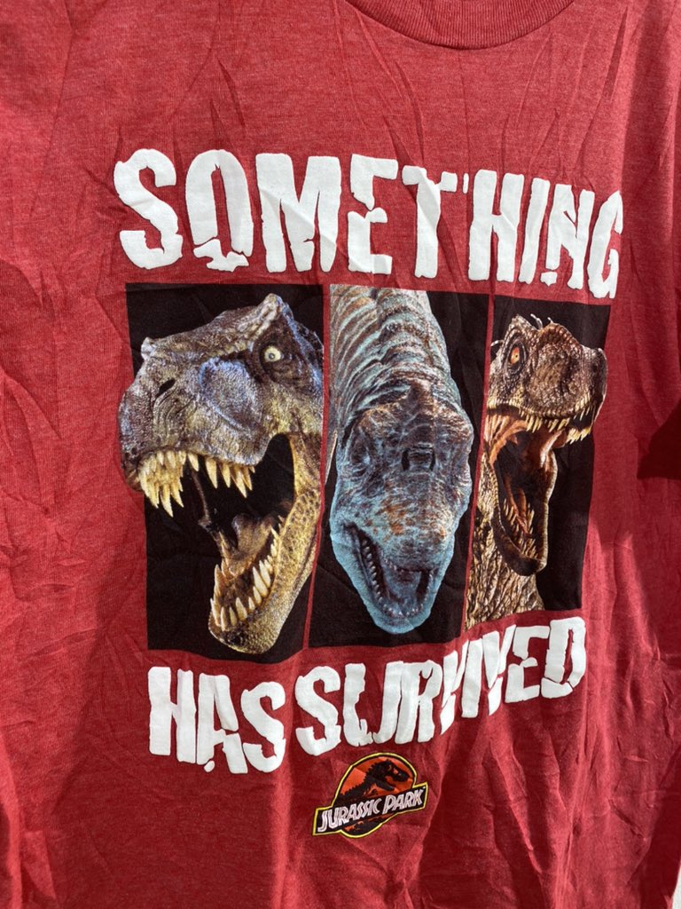 Shaddathrifting's tweet photo. JURASSIC PARK SOMETHING HAS SURVIVED ☄️

Size: XL, fits L and M

Excellent condition 💫

Price: 7500 SDG ( Free delivery) 🚀
#jurassicpark #jurassicparkshirt https://t.co/Ia7NdIWiJB