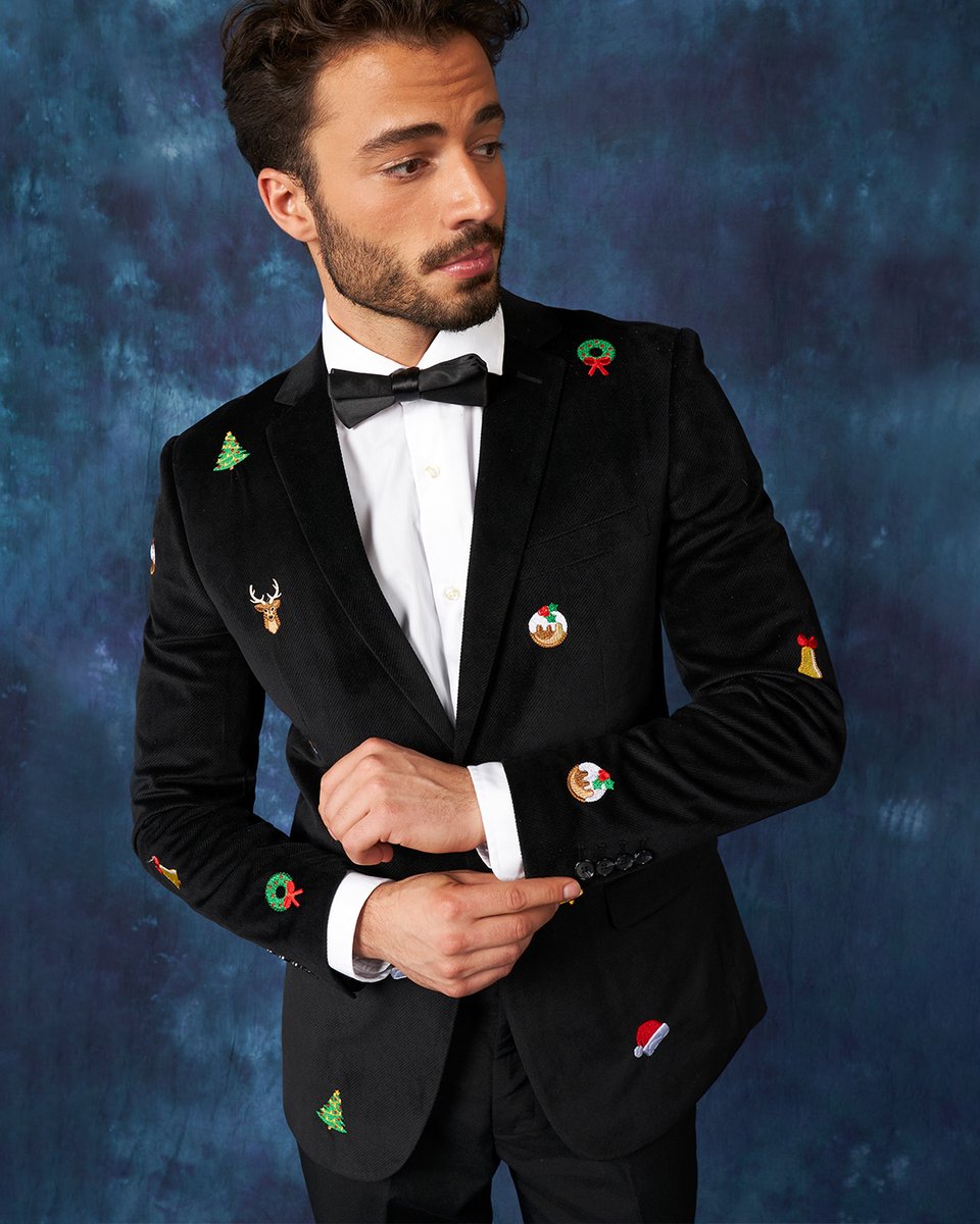 OppoSuits's tweet photo. What if... James Bond was a Christmas Movie? ๐๐ฟ
#opposuitsdeluxe
#christmasblazer
#christmasicons https://t.co/cxCbWcg5cC
