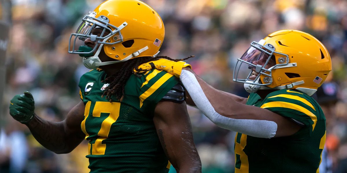 Dxvonic's tweet photo. Like this tweet if you think the packers should wear these jerseys again for Christmas Day’s game https://t.co/aZMrz0lrPA