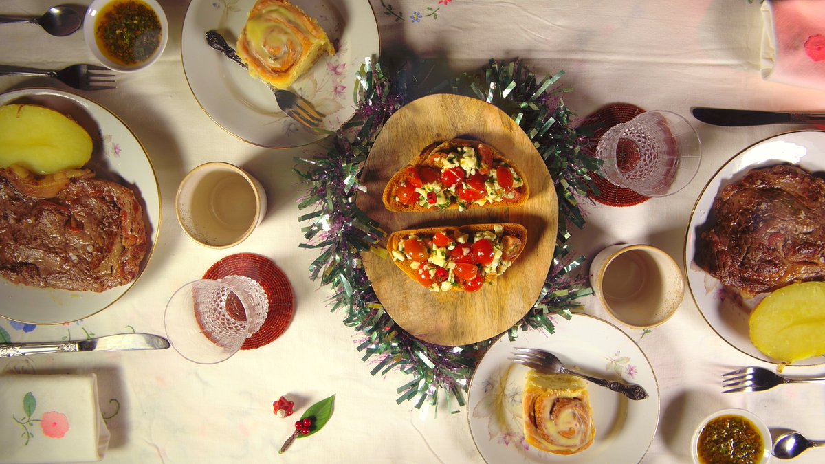 sweetseeds_es's tweet image. 😎Ya tenemos claro nuestro menú para Nochebuena.
🍴Entrante: Bruschetta índica
🍛Plato principal: Carne con salsa chimichurri de marihuana
🍰Postre: Rollos de canela con cannabis

¿Te animas a prepararlo?

Receta completa 👉 sweetss.net/twmenunav

#sweetseeds #menunavidad