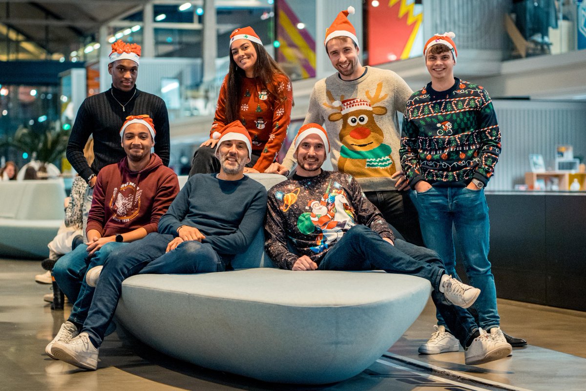 alobees's tweet photo. La team Alobees vous souhaite de joyeuses fêtes ! Prenez soin de vous et de vos proches. ❤️

PS : N’oubliez pas de gâter votre société en lui offrant Alobees pour Noël (Lu et Approuvé par Papa Noël)  🎅

👉 https://t.co/LIRDwxsY34 👈

#application #suividechantier #btp #noel https://t.co/wdOW8vIFzc