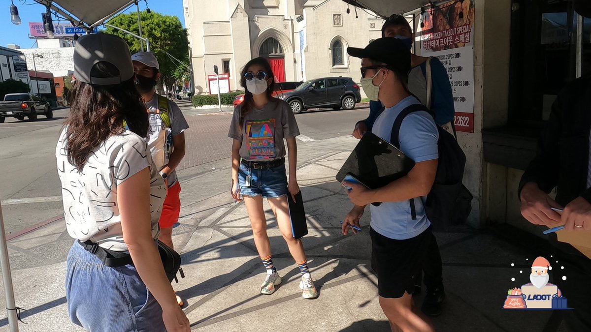 LADOTofficial's tweet photo. This year, All we want for #Christmas 🎄 is your feedback to create stress-free streets in #LA. With our Connect The Green Challenge, #Angelenos helps us identify the barriers for walking and biking in their neighborhoods! #LADOT #MovingLAForward https://t.co/ltEBjw7u4u