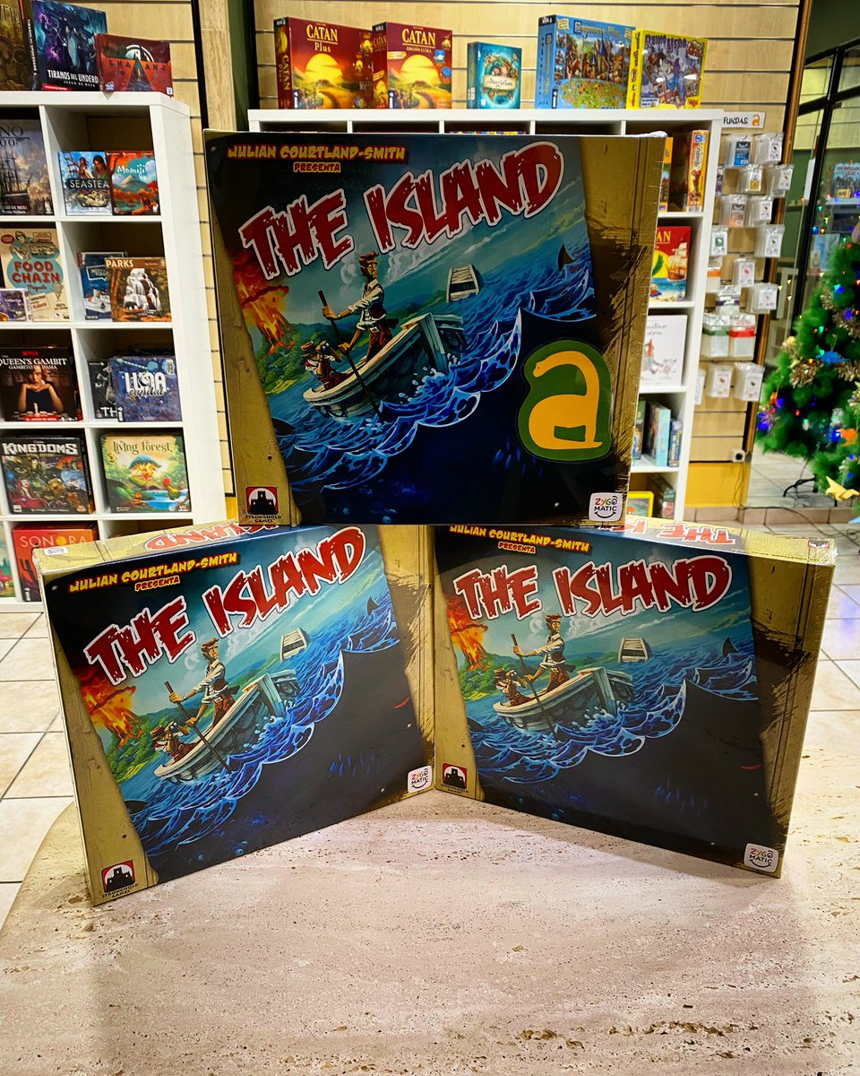 ludosaurus_vlc's tweet photo. Llega a #ludosaurus el genial juego The Island, de @Asmodee_Spain , en el que tendremos que huir de una isla a punto de desaparecer. Un pequeño tramo de océano os separa de estar a salvo, pero hay tiburones, ballenas, hidras y otros jugadores. Nadie os ayudará 😄#juegosdemesa https://t.co/gGR8xGd3jd