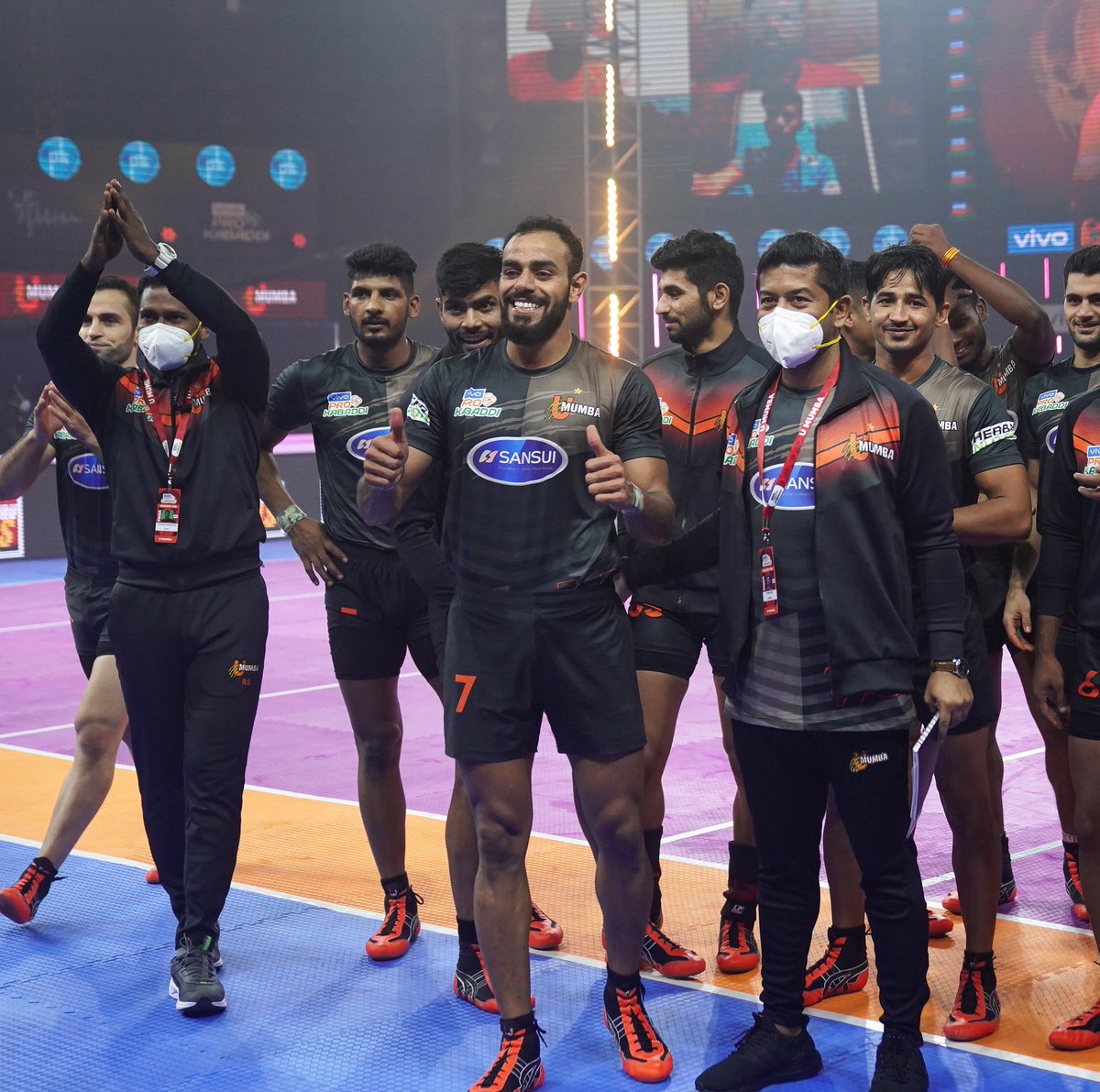 umumba's tweet photo. Describe tonight’s performance in emojis.

We’ll go first ~ 😍🔥💪

#BLRvMUM | #UMumba | #MeMumba | #Mumboys | #WeAreMumba | #WeAreMumbai | #vivoProKabaddi https://t.co/Dz9yOYkXnZ