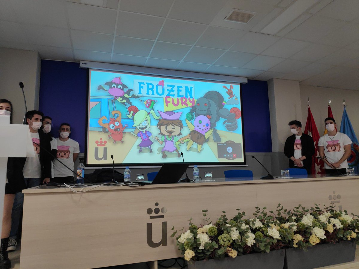 JulioGuillen_'s tweet photo. Comienzan los pitch de #JWRS del campus de Ferraz. Abre el acto @ThenidesR con #FrozenFury https://t.co/rtwsRF8ZRa