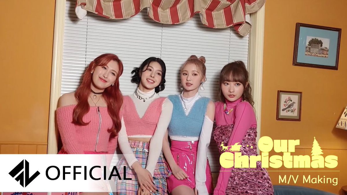 [🎬]
 
SKYLE(스카이리) 'Our Christmas' M/V Making Film 

❄️youtu.be/fkXFc0Ysnfk
🔔vlive.tv/video/272464

#SKYLE #스카이리 #ERIN #CHAEHYEON #GINNY #UJEONG #에린 #채현 #지니 #우정 #Our_Christmas