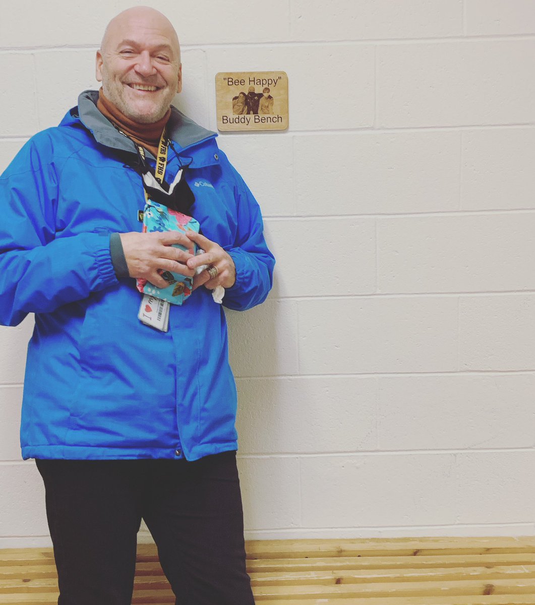 Mr.Creelman has been supporting kids for 31 years and today he retires! He is honoured with his ‘🐝BEE happy’ Buddy Bench in the D wing. The FHS community is thankful for you 💛🖤