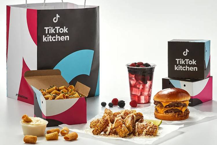 MLozada's tweet image. .@tiktok_us launching its own food service called TikTok Kitchen which will feature the platforms most viral foods in March 22! 👀