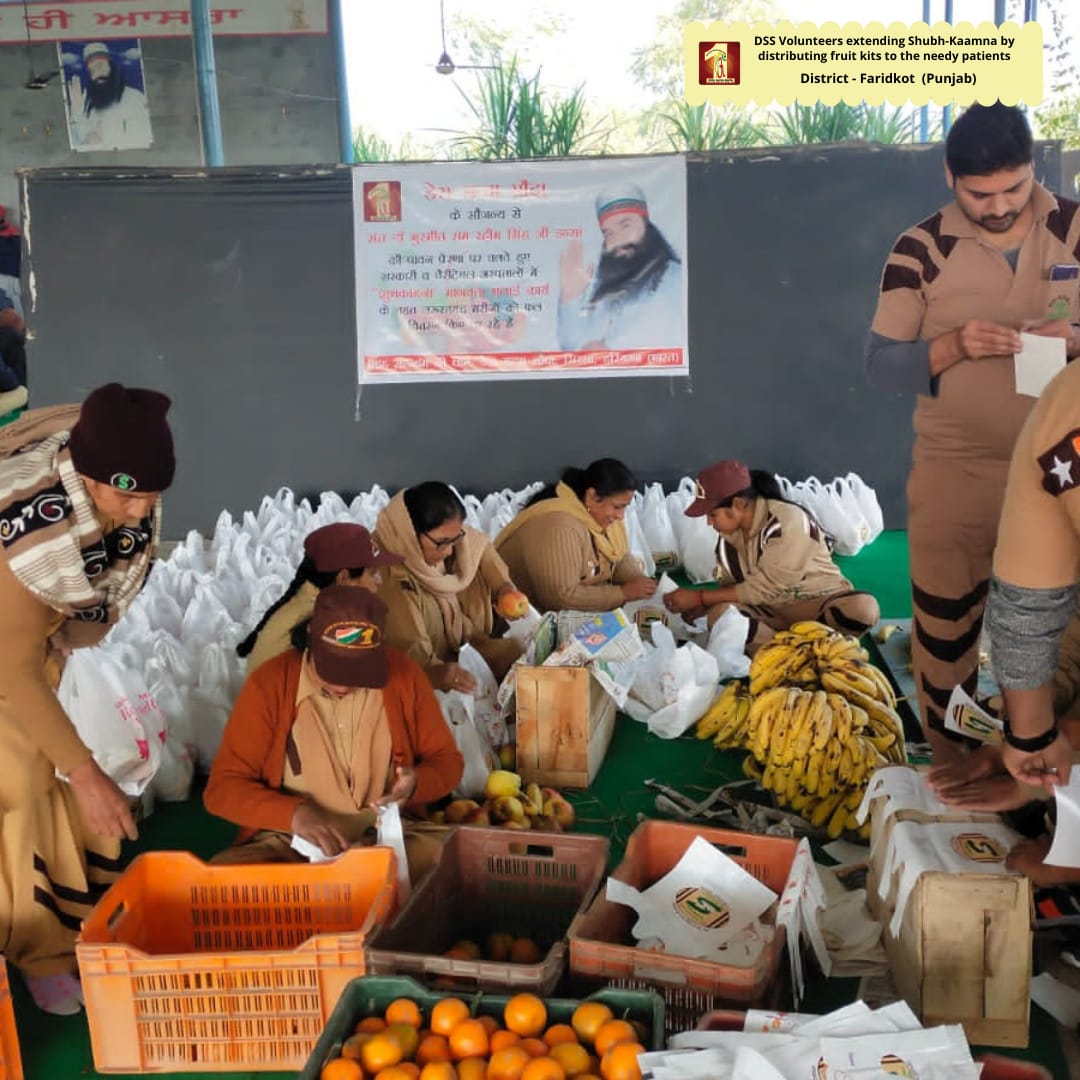 DSSNewsUpdates's tweet photo. Warmth Of Humanity |  Warm Clothes Distribution to destitute &amp; visually impaired people under the pious guidance of St. Dr. @Gurmeetramrahim Singh Ji Insan | DSS Volunteers: Mumbai-Pune (Maharashtra) &amp; Faridkot (PB) 
#humanity #WarmthOfHumanity #clothdonationbydss #foodbank #food https://t.co/cepHCcdWSp