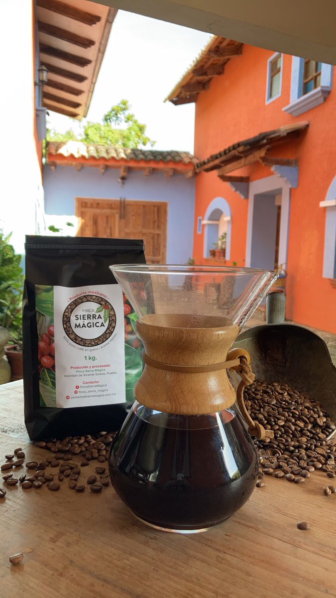 antoniojl78's tweet photo. Ya tienen su cafecito para estas fiestas? Recuerden que tenemos entregas sin costo en muchas zonas de la #CDMX. $220 el kg. $110 1 lb. Molido o en grano. Nos ayudan con un RT? @En_laDelValle @LaNapolesCdMx @NarvarteVecinos @TlalpanVecinos @La_Portales https://t.co/GeASRZNudt