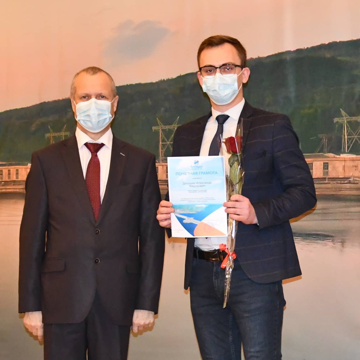 DikushinAF's tweet photo. Сегодня был награждён почётной грамотой филиала ПАО РусГидро Жигулевская ГЭС, за образцовое выполнение трудовых обязанностей и профессиональный опыт. Всех с днем Энергетика! https://t.co/hzddnE4f1F
