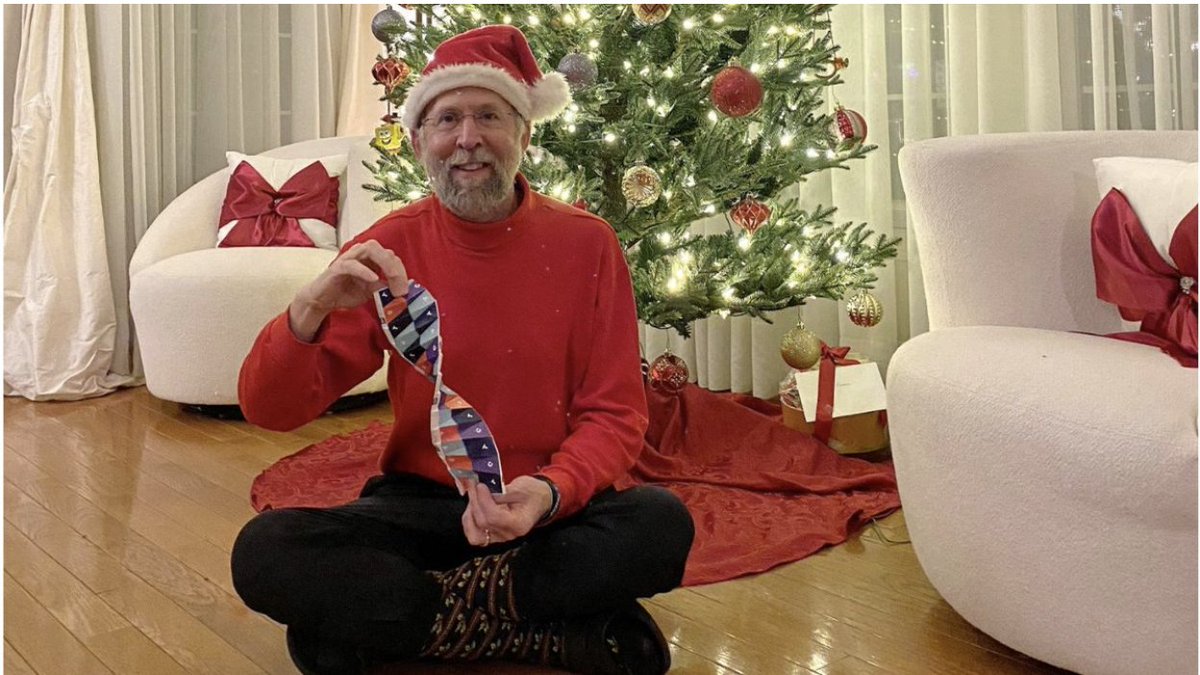 DNA origami is a great activity to do with your family over the holidays! Who says DNA isn’t festive? My origami here looks unique… just like everyone’s DNA! Find a printable form for this DNA origami  and instructions here: go.usa.gov/xeM4A