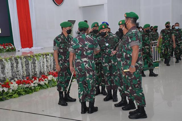 Korem022's tweet photo. Danrem 022/PT Hadiri Sertijab Pejabat Teras Kodam I/BB
https://t.co/IVnQGlhL5X https://t.co/UH18sXoiLV