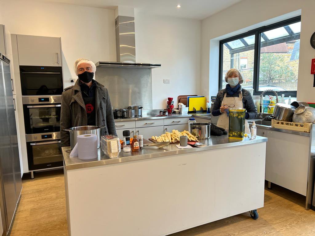 StMikesStSteves's tweet photo. A huge thanks to the team today helping cook &amp; give out 69 full Christmas dinners to our community lunch guests! #southfields #christmas #christmasdinner #wandworth #communitylunch https://t.co/lhBzKBoA4Q
