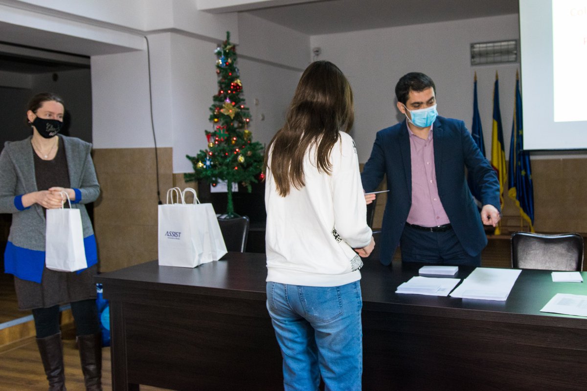 assistsoftware's tweet photo. π Vasile Lovinescu Highschool invited us to FΔlticeni today! We gladly agreed to help reward the best students there! π«
#romania #giftsforstudents #falticeni https://t.co/29whbWtCRm