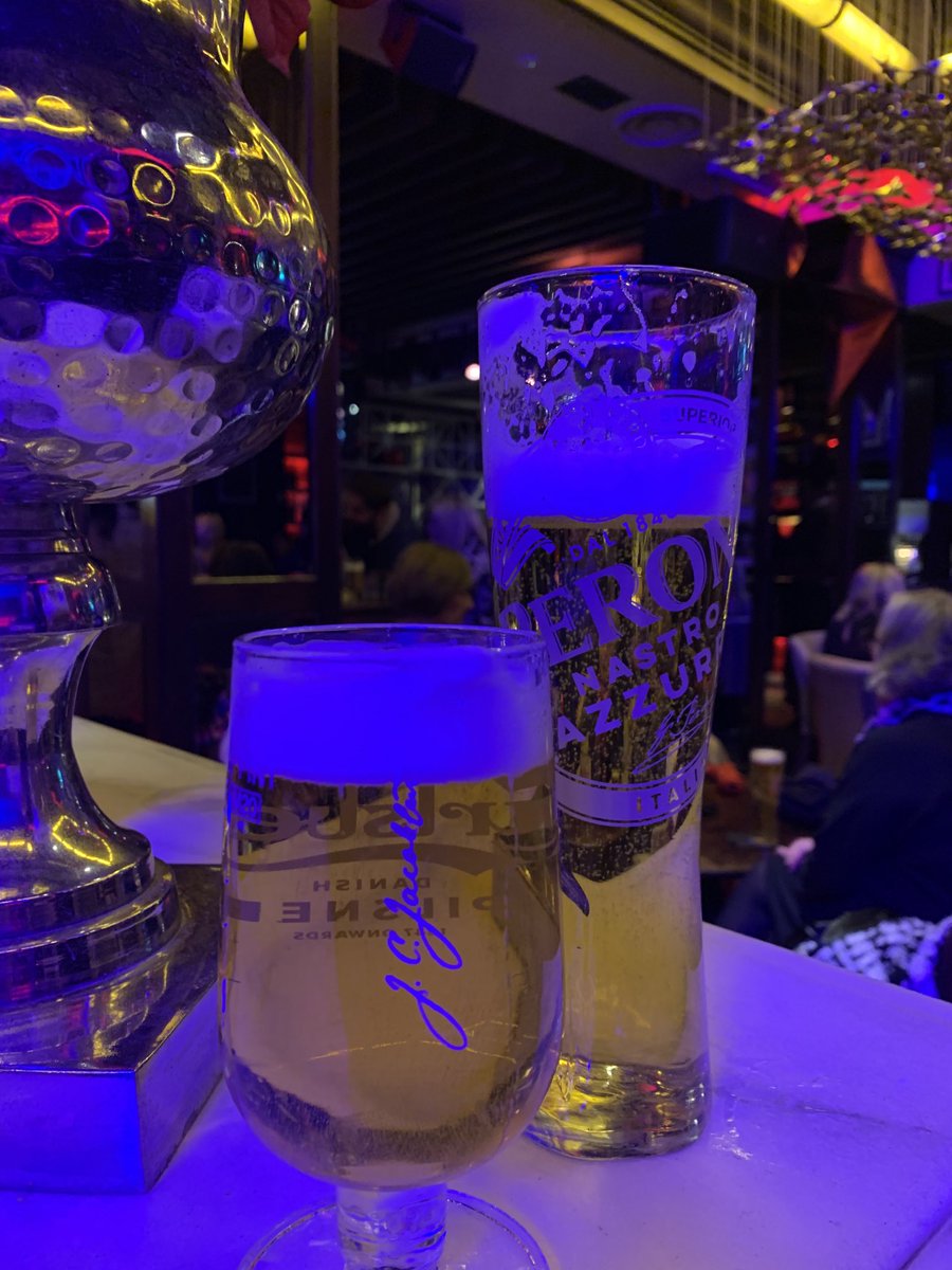 ClaireM52675482's tweet photo. Festive Christmas drinks with the hubby @harrys #christmas21 #lager #daysession https://t.co/kFTvec9ult