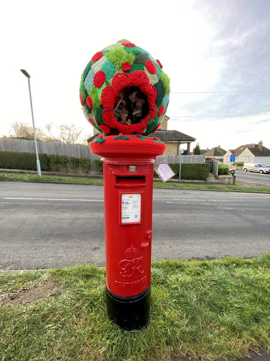 YarnBomber100's tweet photo. HAVE YOU FOUND THE POSTBOX TOPPERS IN &amp; AROUND HERTFORD &amp; WARE? 🐁🐁🐁
You can download maps of all the locations from our website https://t.co/HqtHr8lXuo; 
If you would like to donate please visit: https://t.co/bVv1Zn2x27
#yarnbombers
#postboxtoppers
#christmasjoy https://t.co/OOq1C7lalQ