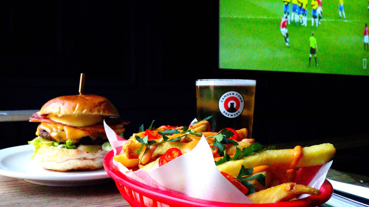 heathcotestar's tweet image. Football ✔️
Burger ✔️
Loaded fries ✔️
A pint of beer ✔️

We have all of them for you tonight. Awesome burger &amp;amp; loaded fries from @roothoofandclaw. Amazing draught @camdentownbrewery beer. Plus the Carabao Cup quarter-final between @spursofficial &amp;amp; @westham #Christmas #Leytonstone