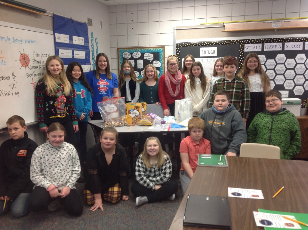 ISD213's tweet photo. Tis the season for giving! 

5th grade students in Mrs. Adolphsen's math class had fun baking with fractions! They also had an "Act of Kindness Day" where students decided it would be nice to share the treats with the staff.  #osakispride https://t.co/dyiFdTmhoV