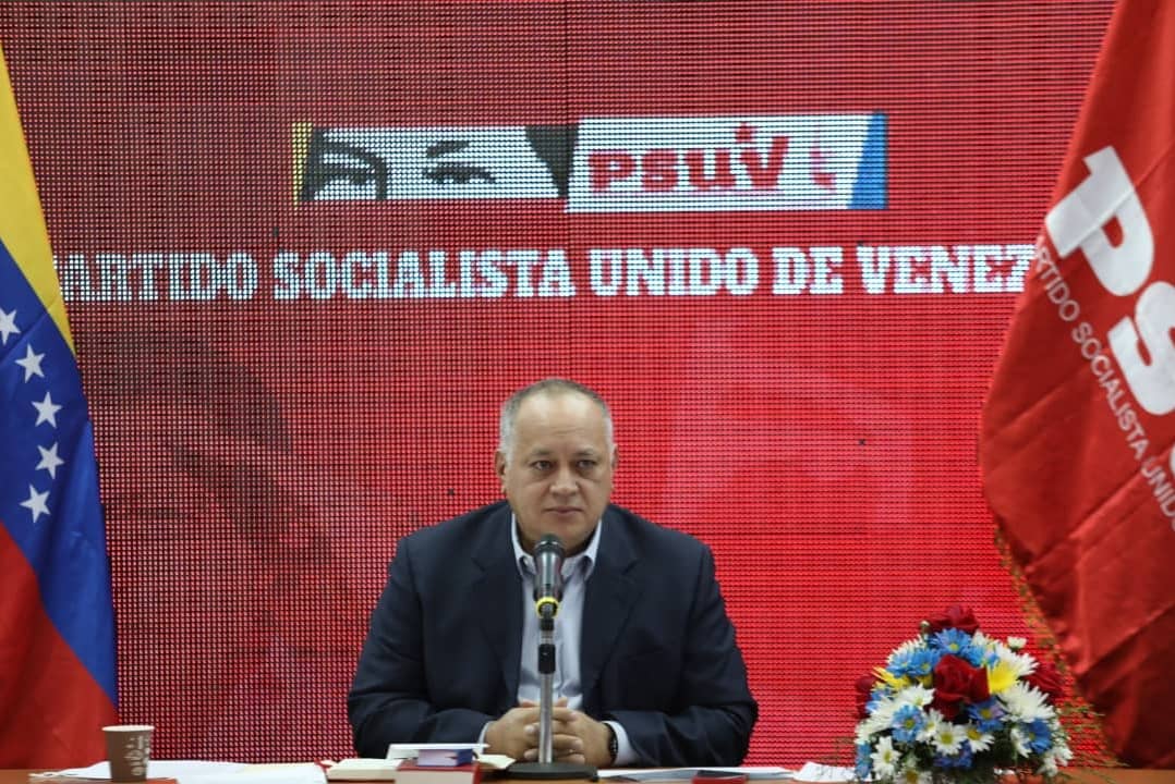PartidoPSUV's tweet photo. Nuestro primer vicepresidente, Diosdado Cabello participó en compañía de algunos miembros de la Dirección Nacional en una videoconferencia entre los partidos parlamentarios de Rusia y países latinoamericanos 🚩🚩🚩

@dcabellor 
#RusiaYVenezuela https://t.co/KmJKSLYRZd