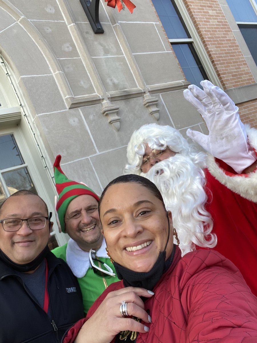 Santa’s coming, I know him! He’s here at March Elementary! 🧑‍🎄🎄<a href="/EASDMarch/">F.A. March School</a>