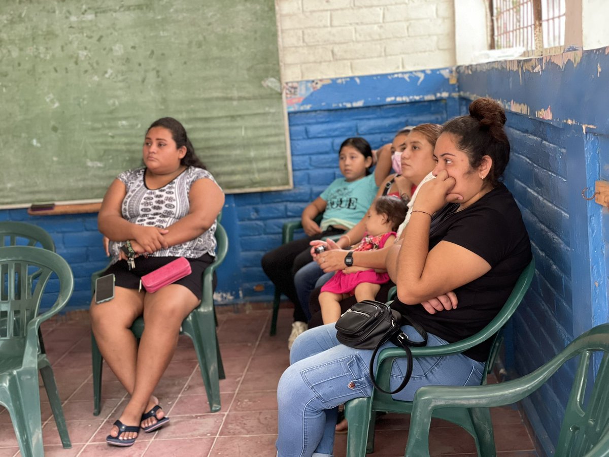 CISMOSV1's tweet photo. En esta ocasión estuvimos en la comunidad corinto brindando capacitación en ejercicios de suelo pélvico como parte de prevención en la incontinencia urinaria e igualdad de género💙 A todos estos lugares llegamos gracias al Alcalde @CesarGodoyNi  que está en PRO de la salud! https://t.co/SuW3c1zuZL