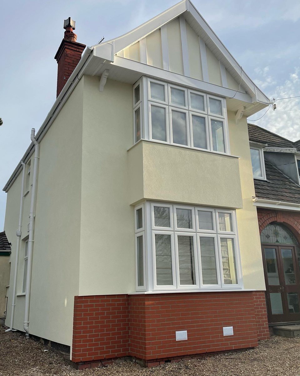 Scott_TRS's tweet photo. Henleaze house benefiting from @alseccofacades EWI render and brickslips. TRS arranged new windows, scaffold, fascia, soffit, gutting and down pipes for this client who is really pleased with our project management and the first class finish.
TRS - The Rendering Specialists. https://t.co/8ycbhvwqYQ