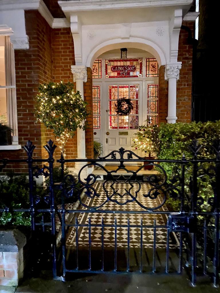 TMytton_'s tweet photo. Christmas really has hit the #Heaver Estate. Christmas decorations, carols and cheer #Christmas2021 #tistheseason https://t.co/SNTDtPT0el