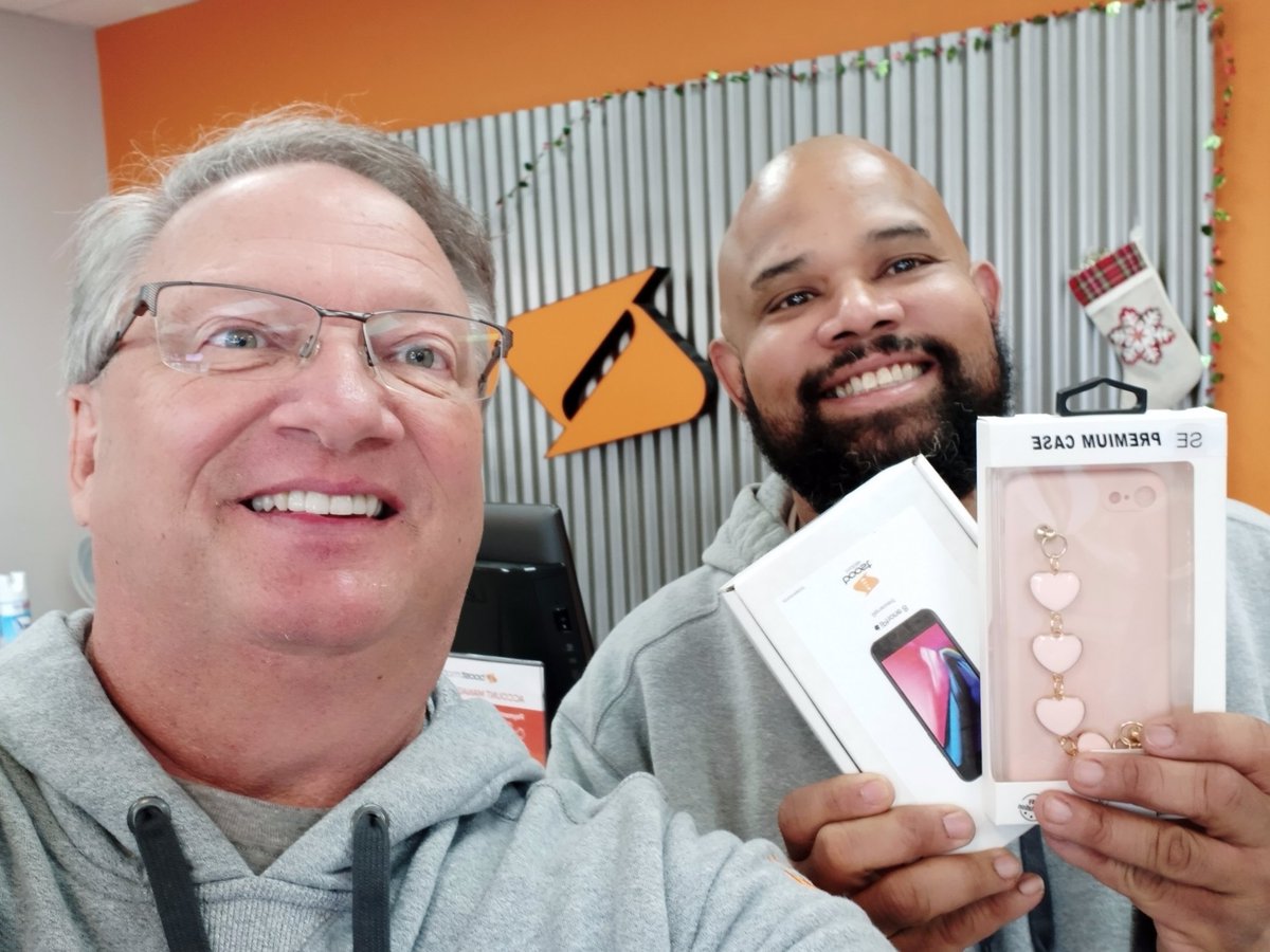 Finalizing Iphone port-in to Boost Mobile over here at Mobule One Wireless' 1700 Rice St location. Side by Side selling with one of the best- Rodney <a href="/MarcecoNation/">Marceco Ltd</a> <a href="/marcecosteve/">Steve Marvicsin</a> <a href="/KarlaOre17/">Karla Ore</a>
