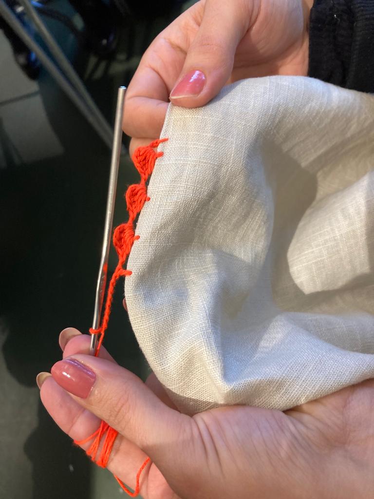 We spoke to <a href="/MarkGlennMurphy/">Mark Murphy MBE</a> on <a href="/BBCSuffolk/">BBC Suffolk</a> this morning about the amazing response to our sewing machine appeal, how our sewing group is helping Afghan women, and how local kindness is brightening Christmas for the refugees we work with (from 2:38:35) 👉 bbc.co.uk/sounds/play/p0…