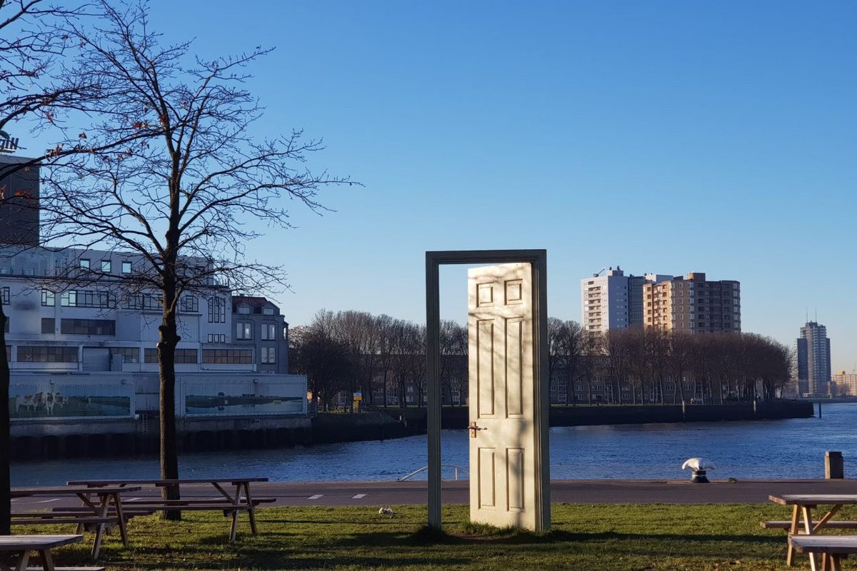 LEKKER LUCHTEN

#nieuwsbrief 
Ook in 2022:
deschrijfschool.com/?mailpoet_rout…

We wensen jullie uit de warmste kamers van ons hart een goeie kerst, een vrolijke jaarwisseling en een gezond 2022.

Manou 🫂 Evelyn
De Schrijfschool | Rotterdam